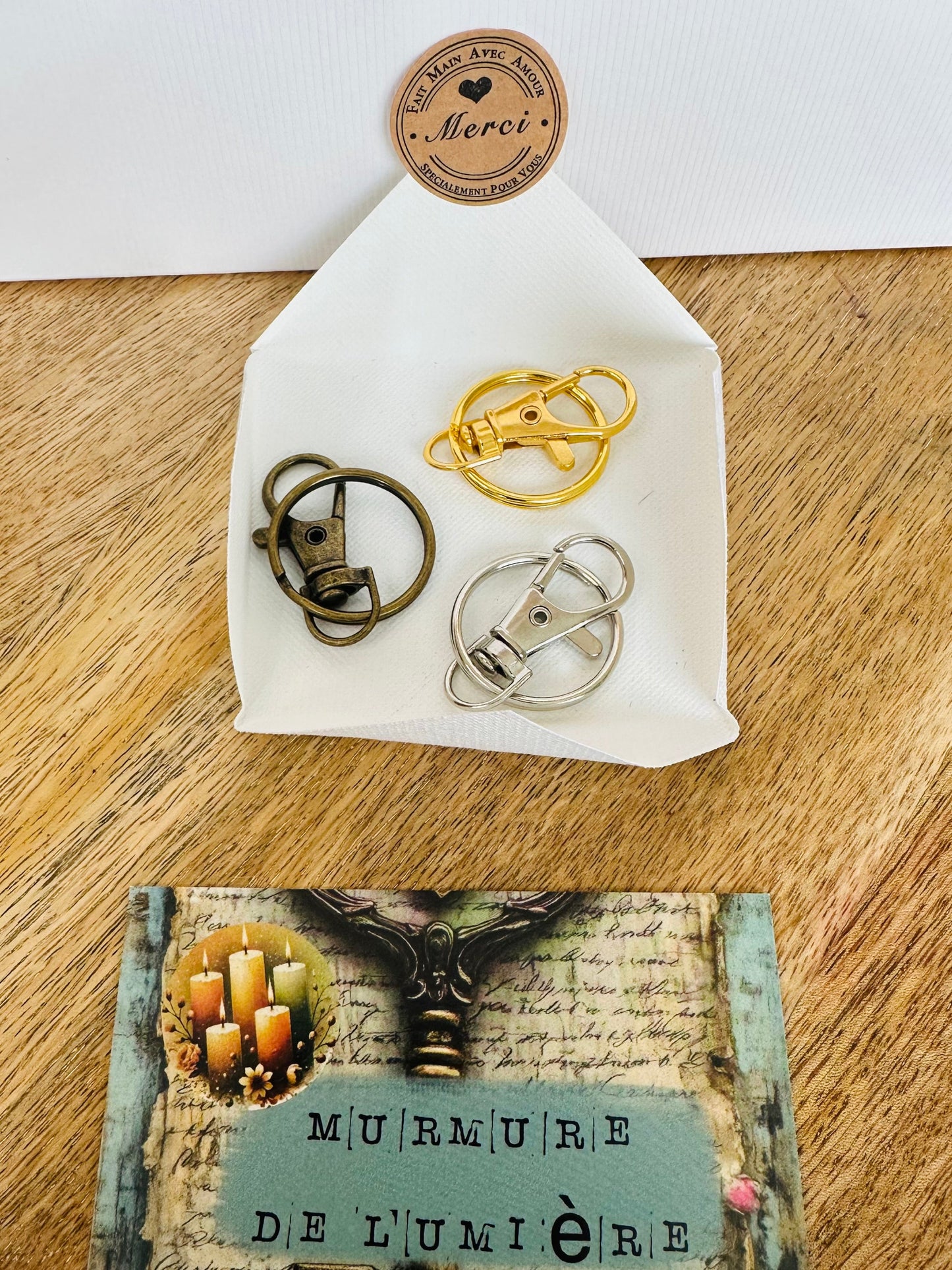 Breloque accompagnant la bougie
